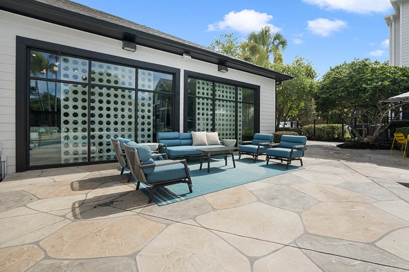 Outdoor-Lounge-01-On20-Gainesville-FL-6